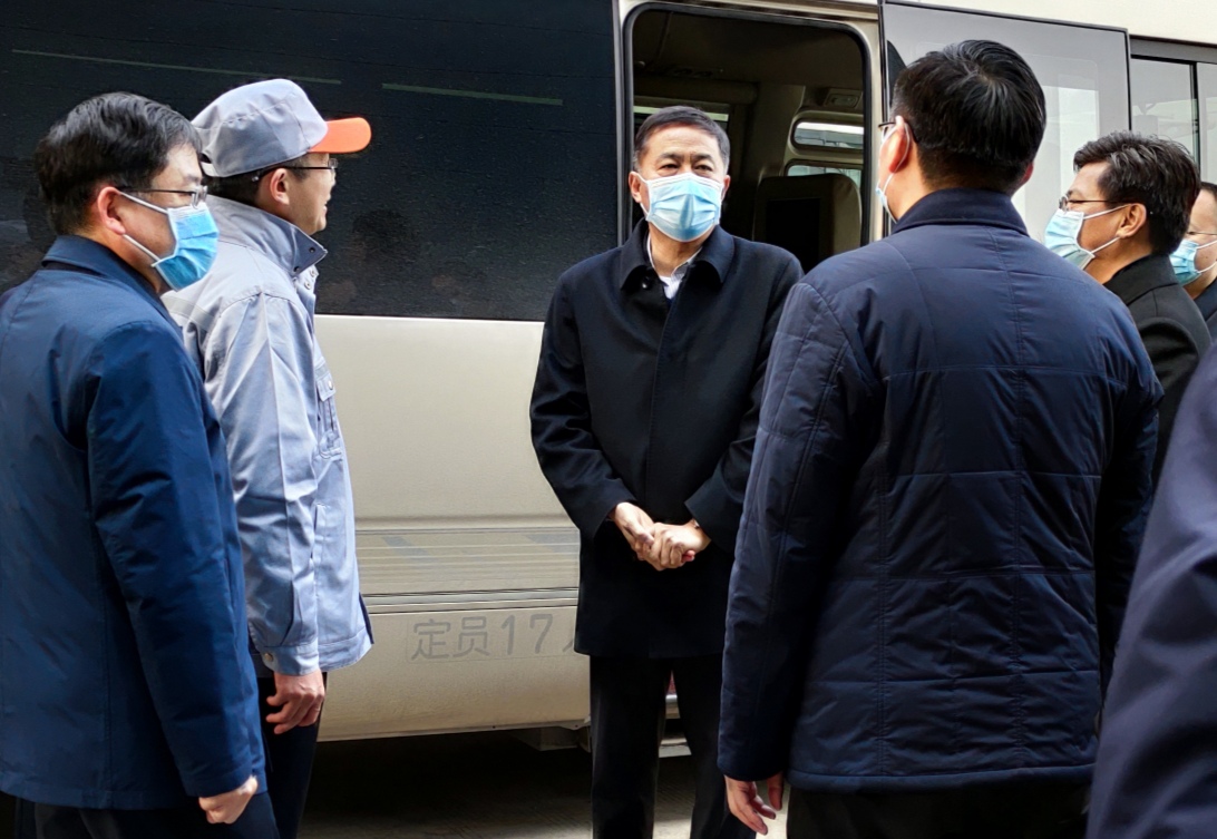 河南省人大常委副主任婶耕、安陽市委書記李公樂、市長(zhǎng)袁家健率全市項(xiàng)目觀摩團(tuán)蒞臨克能公司考察指導(dǎo)（2021年2月26日）